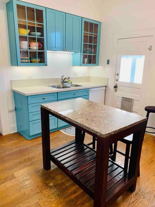 Pershing Place: Historic Home With Heated Spa/Pool By Zoo, Pearl, Golf, Witte サンアントニオ エクステリア 写真