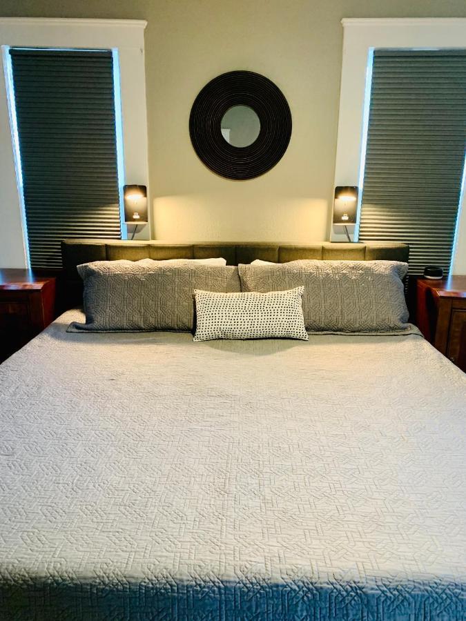 Pershing Place: Historic Home With Heated Spa/Pool By Zoo, Pearl, Golf, Witte サンアントニオ エクステリア 写真