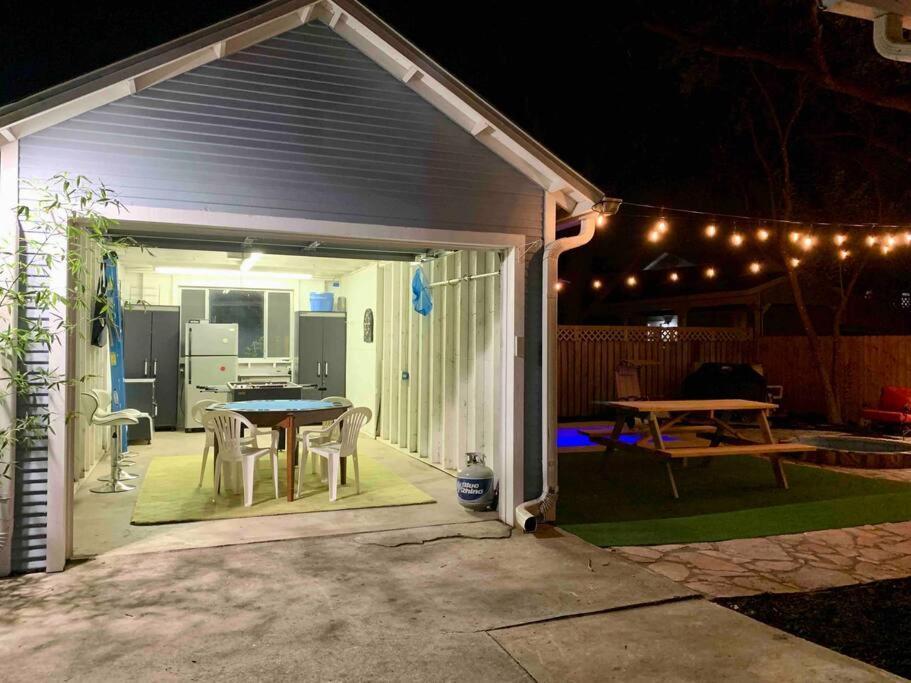 Pershing Place: Historic Home With Heated Spa/Pool By Zoo, Pearl, Golf, Witte サンアントニオ エクステリア 写真